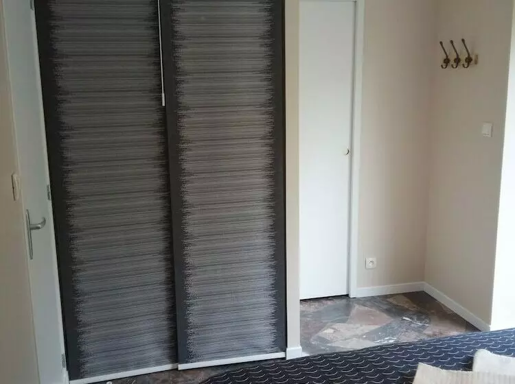 R & C   Room And Calm