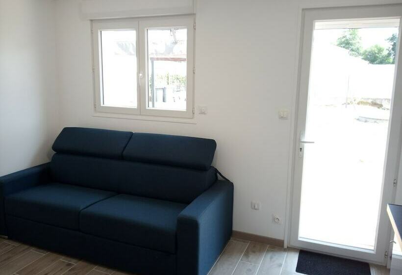 R & C   Room And Calm