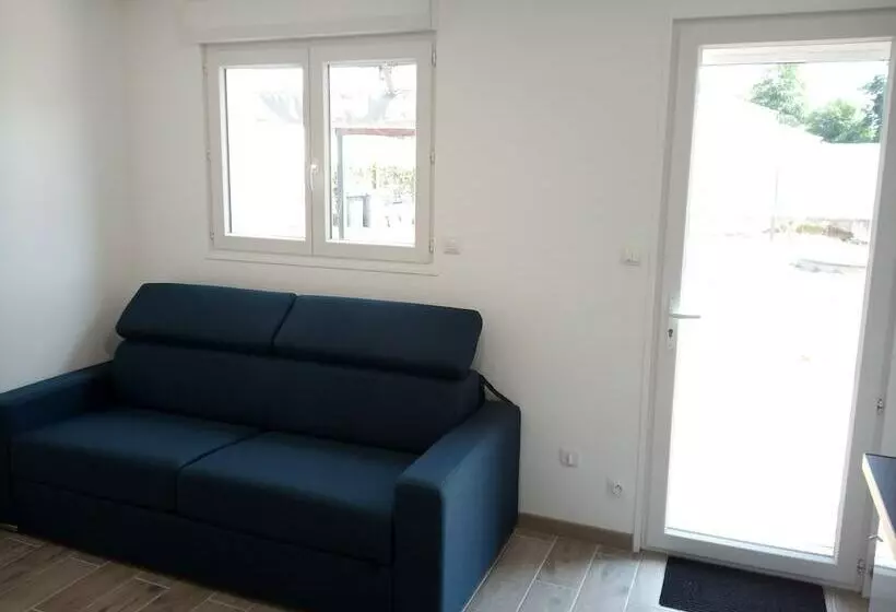 R & C   Room And Calm