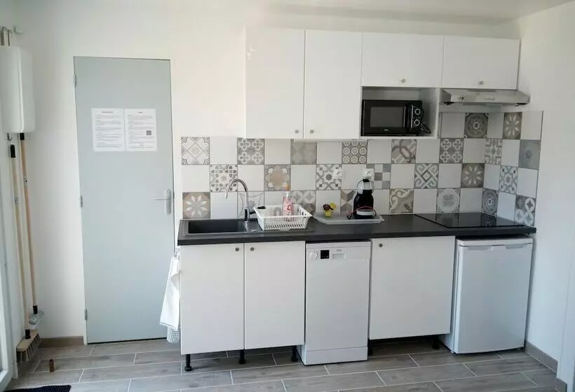 R & C   Room And Calm