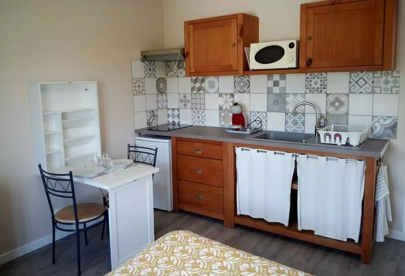 R & C   Room And Calm