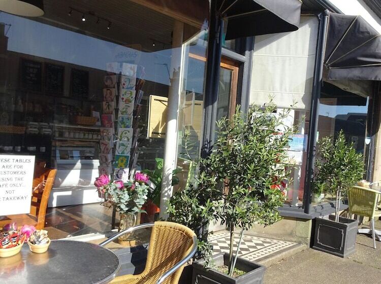 Black Burn Lodge B & B