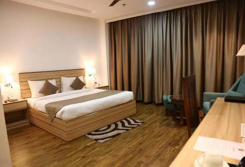 ホテル Ana Clarks Inn Panchkula