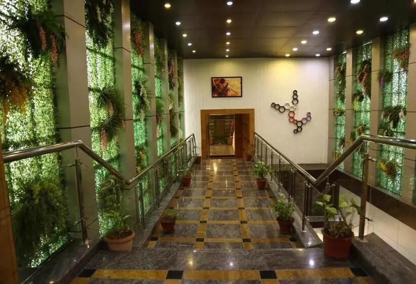 ホテル Ana Clarks Inn Panchkula