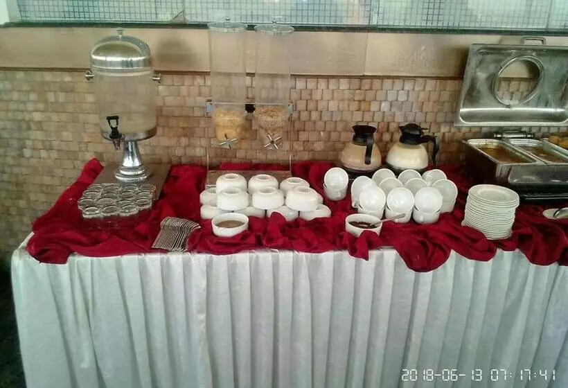 ホテル Ana Clarks Inn Panchkula