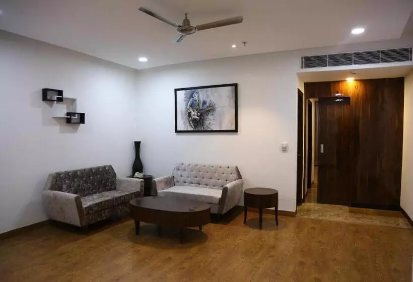 ホテル Ana Clarks Inn Panchkula