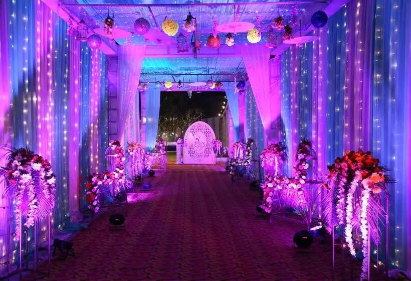 ホテル Ana Clarks Inn Panchkula