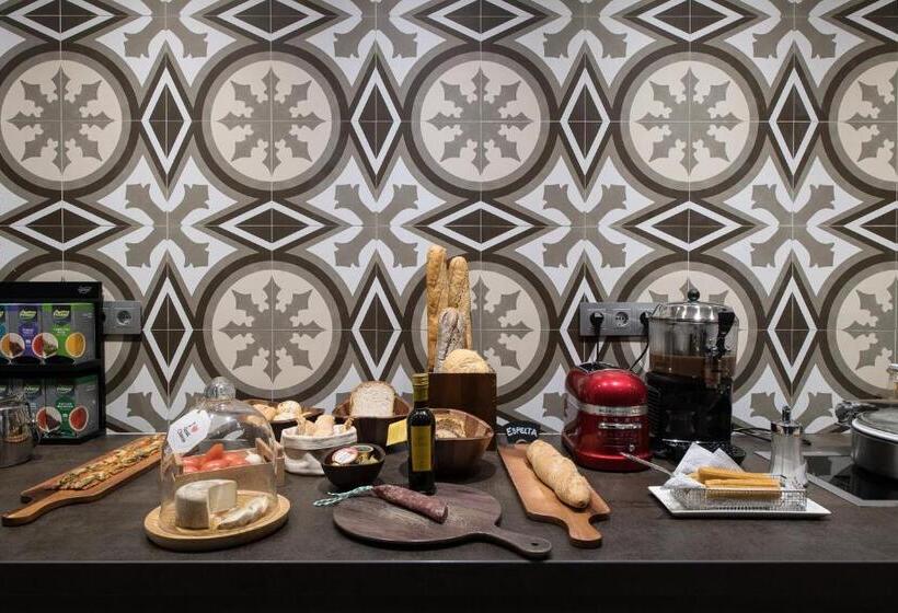 هتل Catalonia Magdalenes