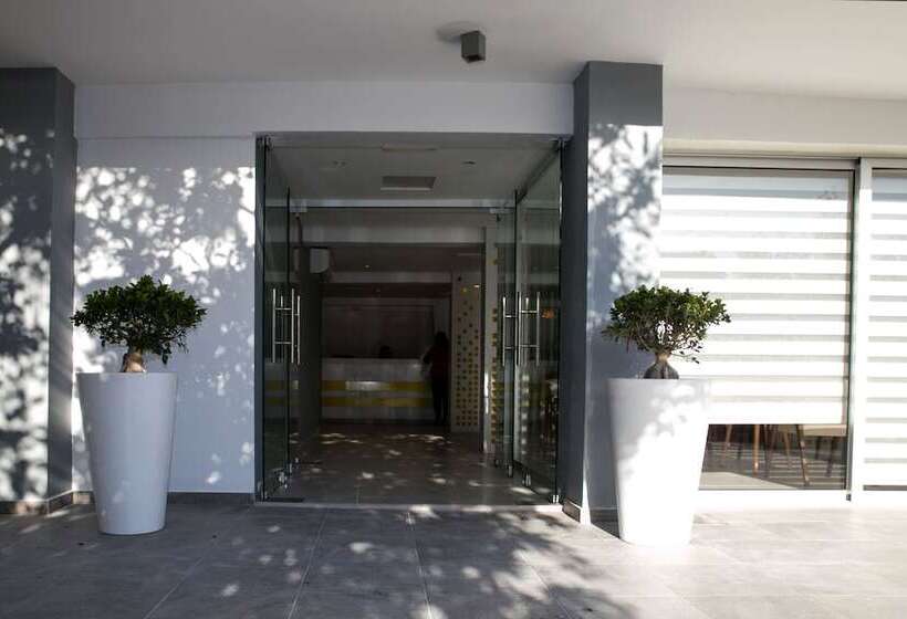 בית מלון כפרי Flora Maria