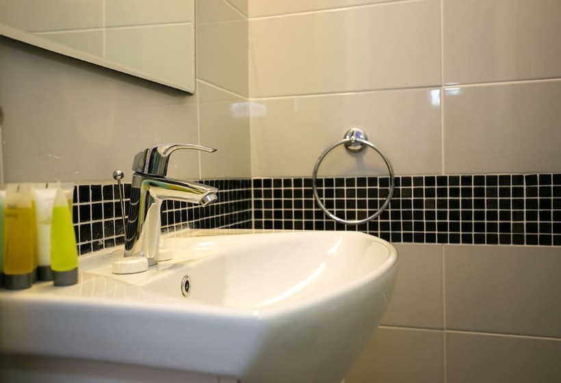 בית מלון כפרי Flora Maria