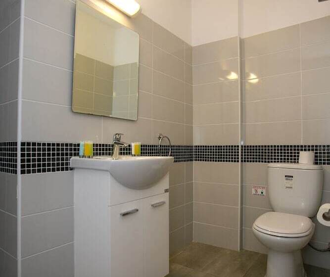 בית מלון כפרי Flora Maria