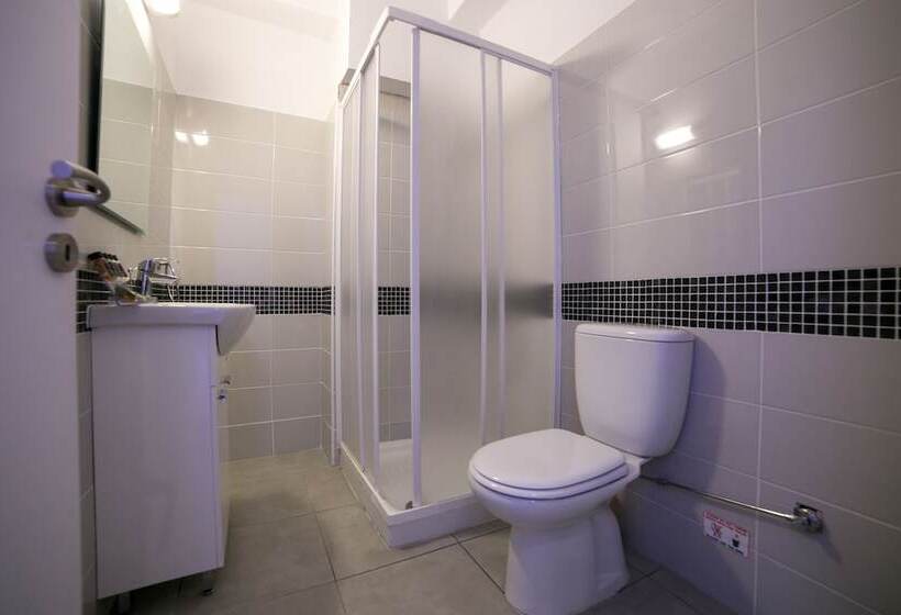 בית מלון כפרי Flora Maria