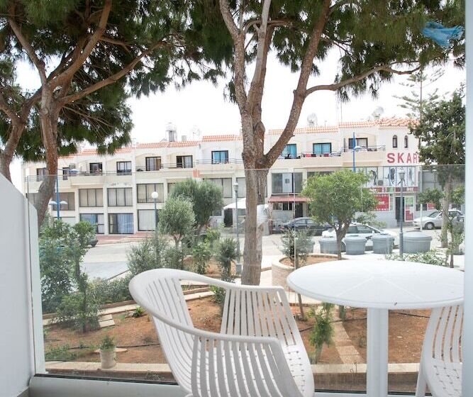 בית מלון כפרי Flora Maria