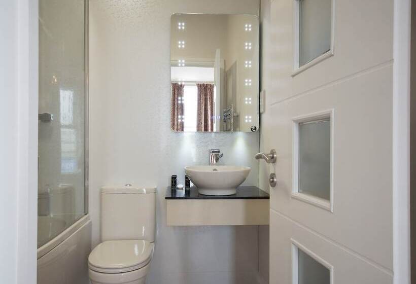 فندق Seaspray Rooms