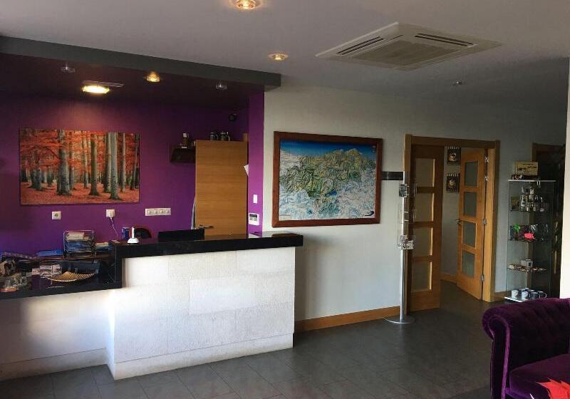 فندق Valle De Cabezon