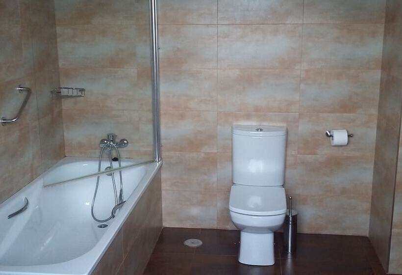 فندق Valle De Cabezon