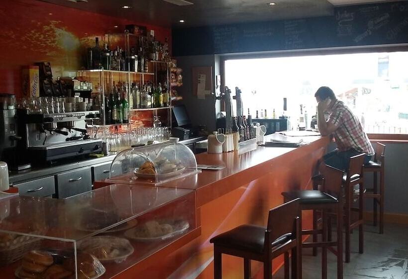 فندق Valle De Cabezon