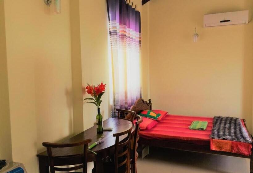 פנסיון Romeo And Juliet Guest House