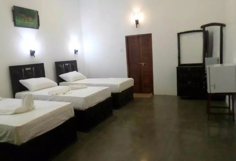 Majatalo Yala Way Hide Resort