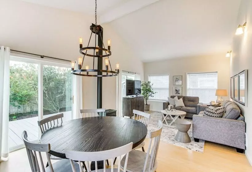 Airy Coastal Escape W/ Deck   Steps To Beach!