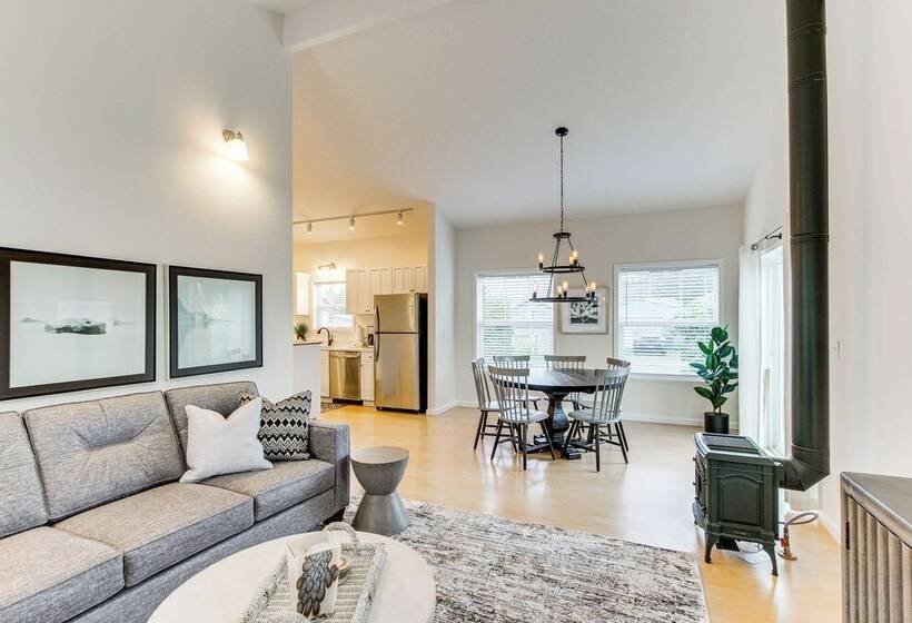 Airy Coastal Escape W/ Deck   Steps To Beach!