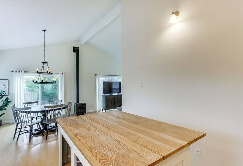 Airy Coastal Escape W/ Deck   Steps To Beach!