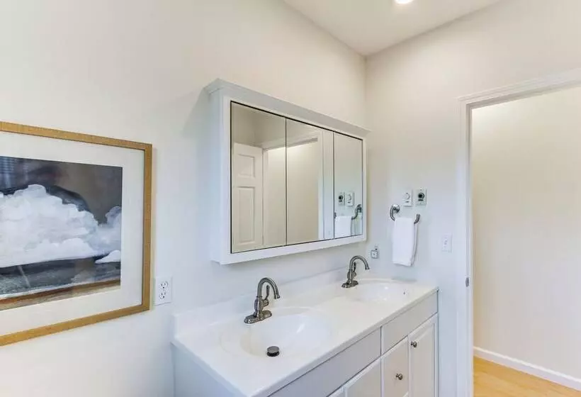 Airy Coastal Escape W/ Deck   Steps To Beach!