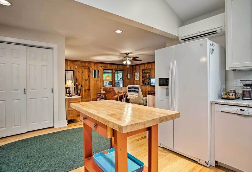 Asheville Area Cabin W/ Fire Pit & Forest Views