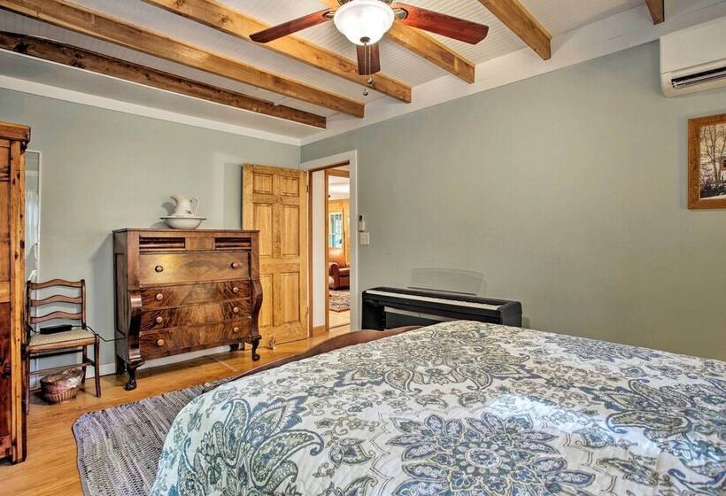 Asheville Area Cabin W/ Fire Pit & Forest Views