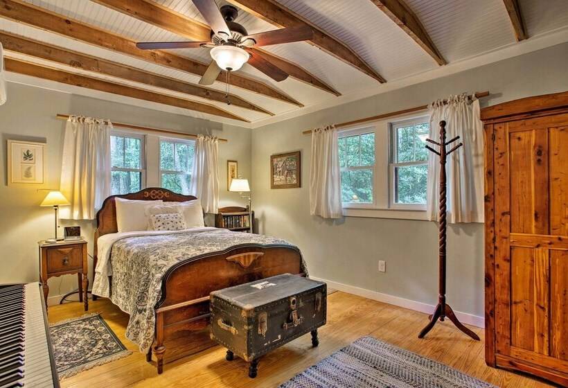 Asheville Area Cabin W/ Fire Pit & Forest Views