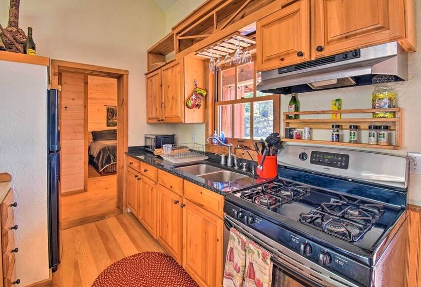 Authentic North Fork Cabin W/ Dock & Private Deck!