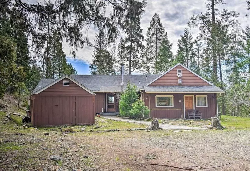 Authentic North Fork Cabin W/ Dock & Private Deck!