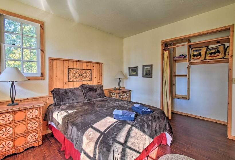 Authentic North Fork Cabin W/ Dock & Private Deck!