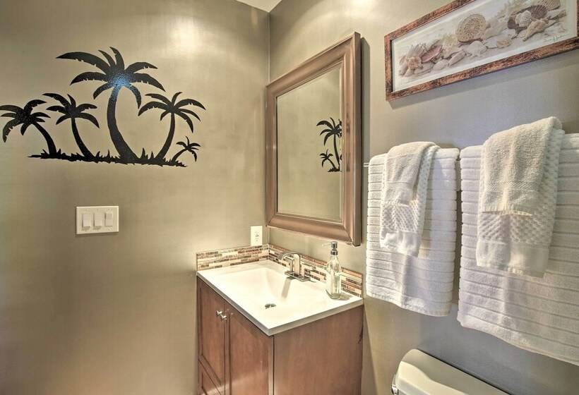 Beachy Palm Harbor Escape: Swim Spa Pool & Gazebo