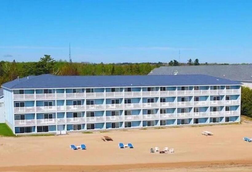 Blue Water Beachfront Hotel & Waterpark