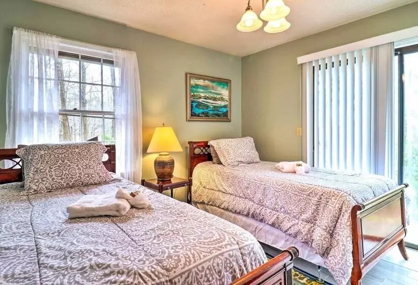 Breathtaking Brevard Home W/ Screened Porch!