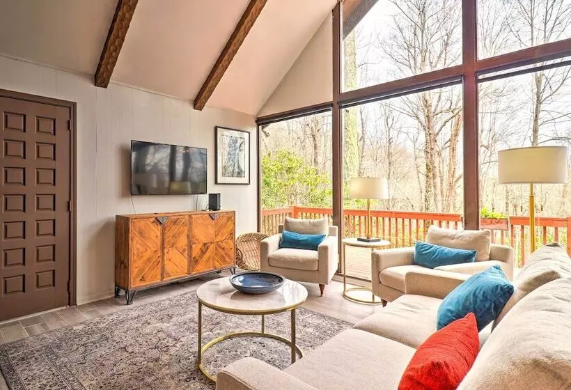 Breathtaking Brevard Home W/ Screened Porch!