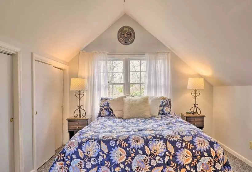 Breathtaking Brevard Home W/ Screened Porch!