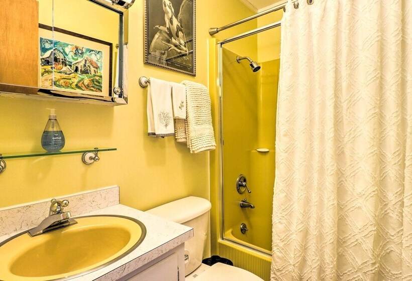 Breathtaking Brevard Home W/ Screened Porch!