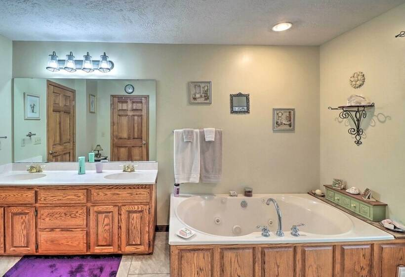 10 Acre Mountain Home Getaway W/ Fire Pit