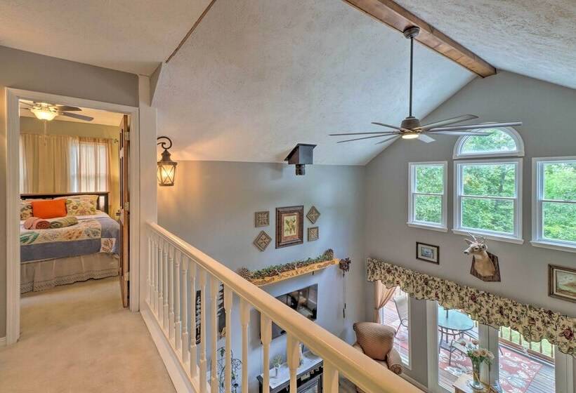 10 Acre Mountain Home Getaway W/ Fire Pit