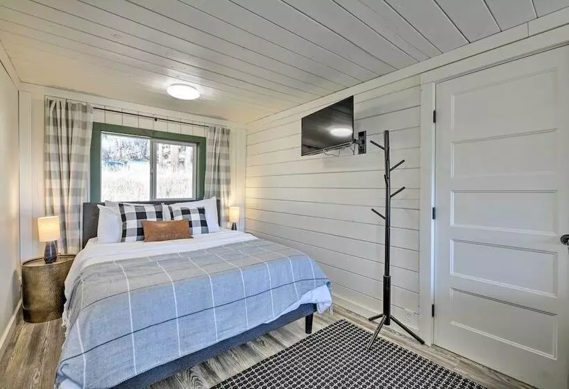 Chic Bayfield Cabin: Hike, Bike, Fish + More!