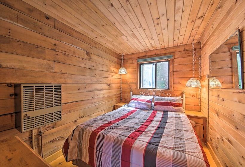 Cozy Cottage On Cat Cove W/ Wraparound Deck!