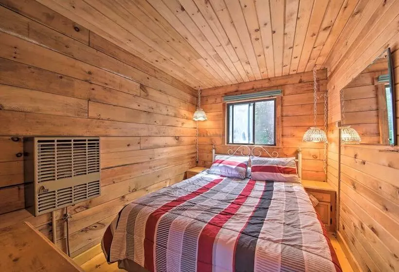 Cozy Cottage On Cat Cove W/ Wraparound Deck!