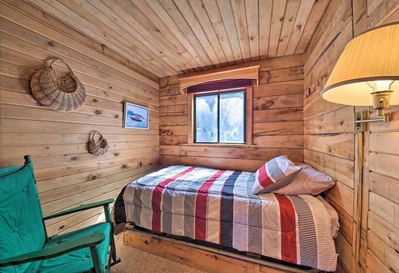Cozy Cottage On Cat Cove W/ Wraparound Deck!