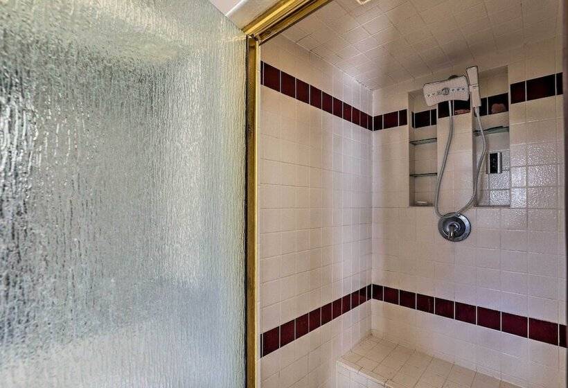 Downtown Bisbee Home W/ Unique Mountain Views