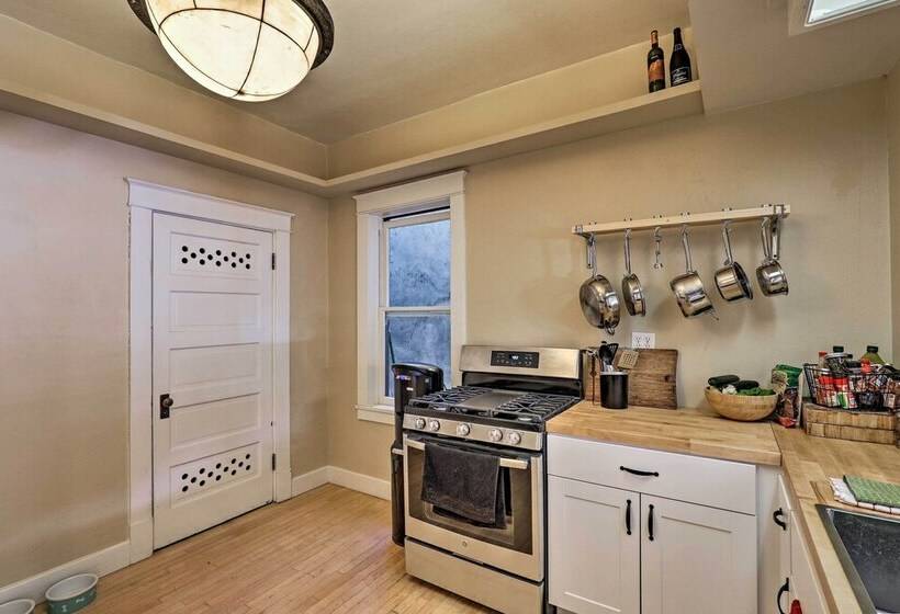 Downtown Bisbee Home W/ Unique Mountain Views