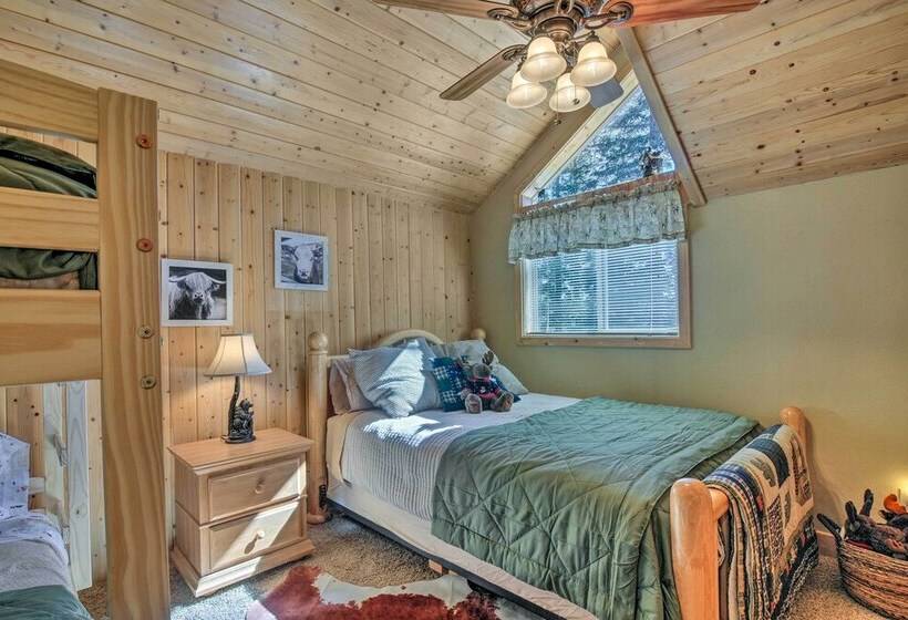 Duck Creek Village Cabin: Hike, Ski, & Bike!