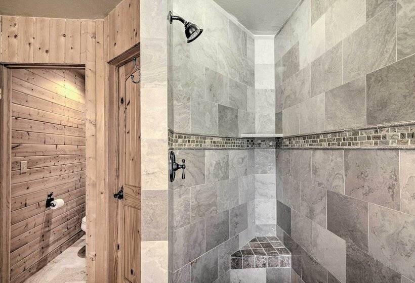 Duck Creek Village Cabin: Hike, Ski, & Bike!