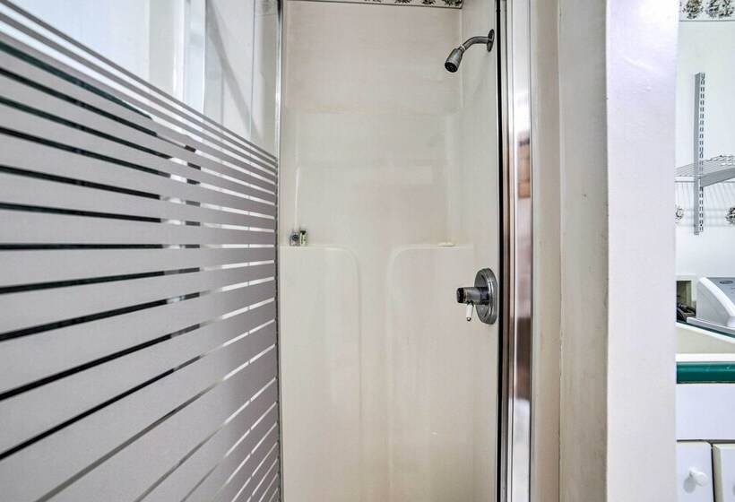 Family Friendly Retreat On Long Noble Lake!